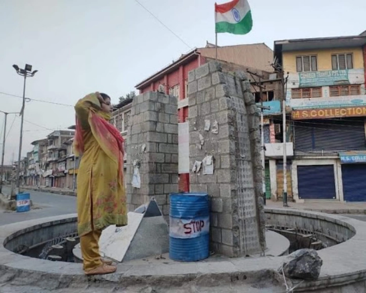 Article 370 abrogation anniversary: BJP woman leader hoists tricolour at Lal Chowk