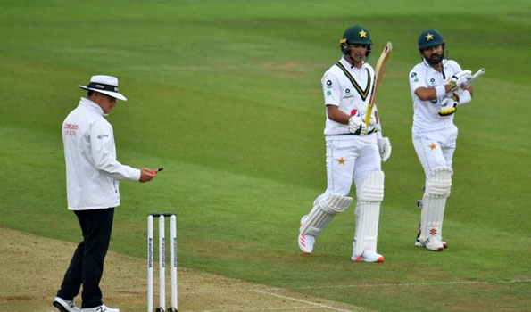 Rizwan frustrates hosts as ENG fails to wrap up PAK innings on stumps