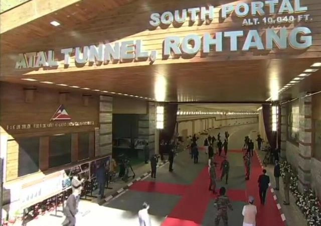 PM Modi inaugurates world's longest tunnel in Rohtang (Pics)