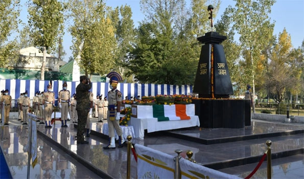 Rich tributes paid to two CRPF martyred in Pampore militant attack