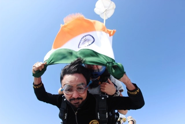 Indian flag waved sky high as a mark of respect to honour corona frontline warriors