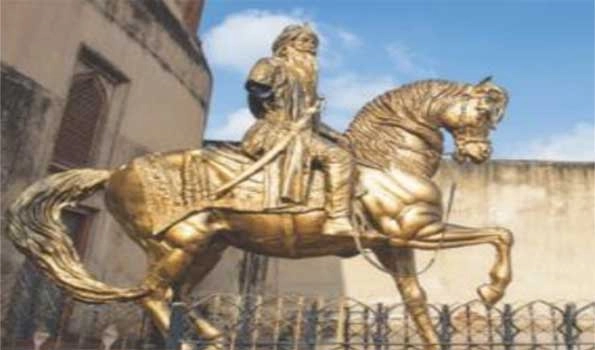 Maharaja Ranjit Singh’s statue vandalised in Lahore