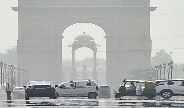 At 2 Degree Celsius, Delhi shivers in one of the coldest mornings