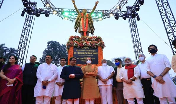 First statue of Shiv Sena founder Bal Thackeray unveiled in Mumbai