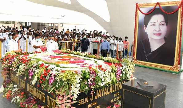 TN CM Palaniswami unveils Jayalalitha’s memorial at Poes Garden residence