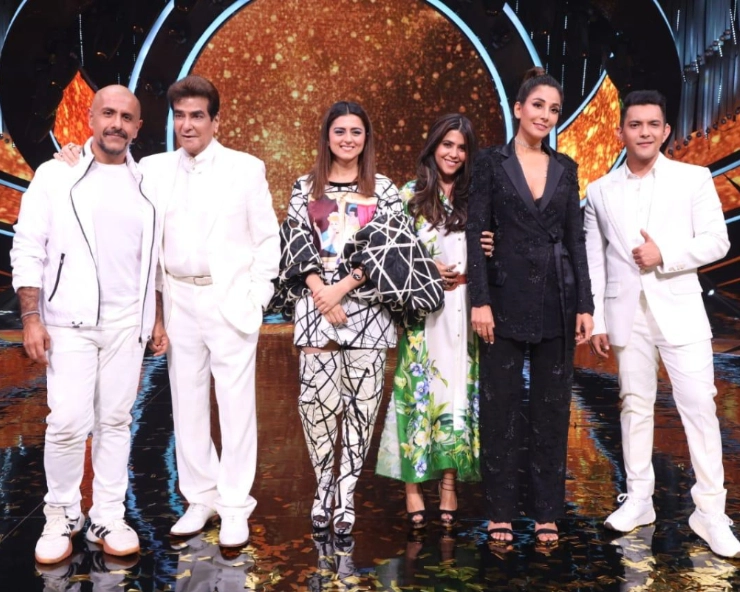 Ekta Kapoor promotes ‘The Married Woman’ with Jeetendra, Ridhi Dogra & Monica Dogra on Indian Idol 12!