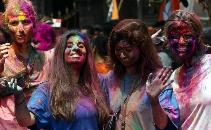 Holi being celebrated across country amid Covid restriction