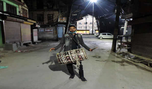 ‘Sahar Khan’: The Ramazan drummers of Kashmir back in action
