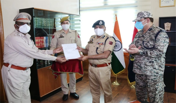 J&K DGP rewards 3 CRPF personnel who prevented a woman from jumping into Jhelum River