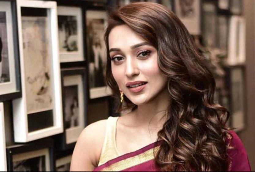 Actress turned MP Mimi Chakraborty's health deteriorated, possibly due to a fake vaccine