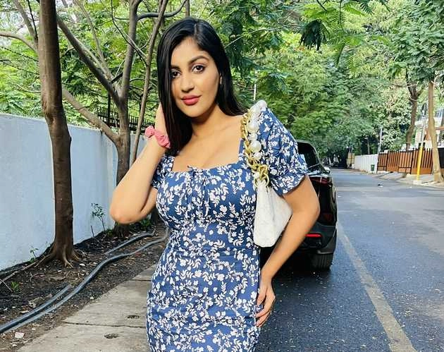 Big Boss fame Yashika Anand critically injured in road accident, friend died on the spot