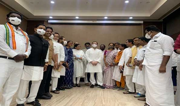 Rahul Gandhi meets over 100 Oppn MPs over breakfast; leads cycle protest