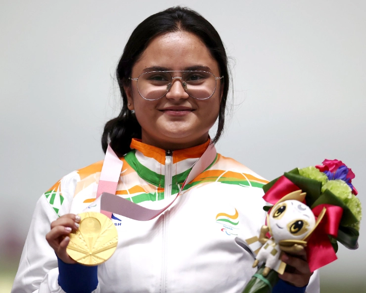 Bollywood lauds Avani Lekhara's gold medal clinch at Tokyo Paralympics