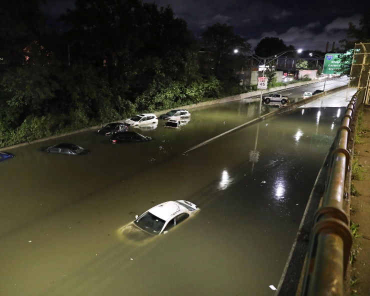 'Historic' New York area flash floods leave 41 dead (VIDEO)