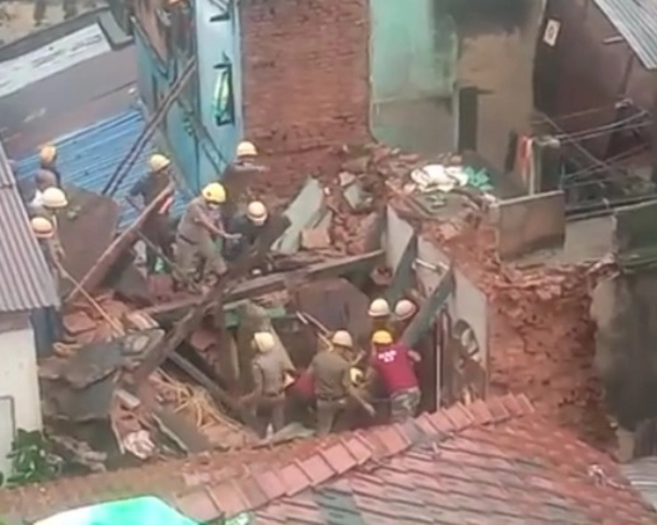 Kolkata Rains: 2-storey building collapses in North Kolkata due to  incessant rain, women and an infant died (VIDEO)