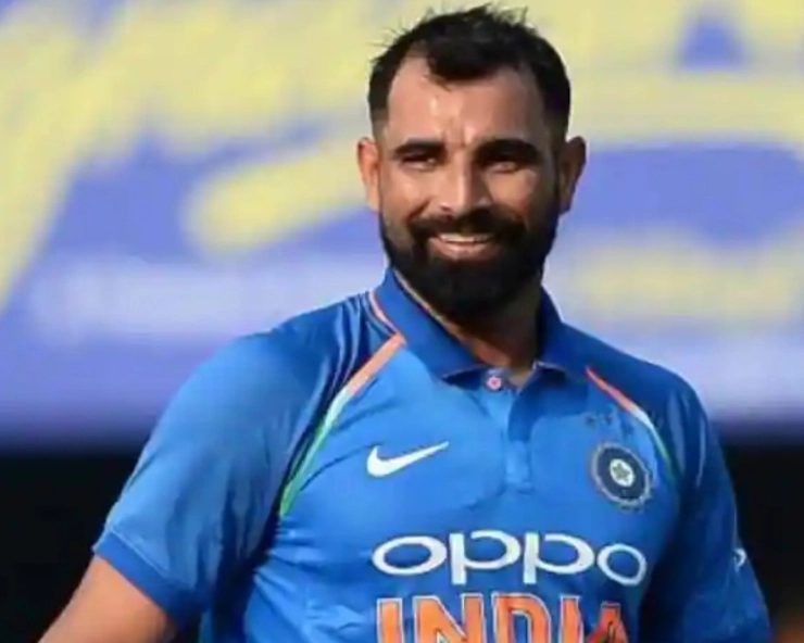 Shami faces online abuse for poor performance against Pakistan; Sachin, Sehwag, Rahul Gandhi come out in support