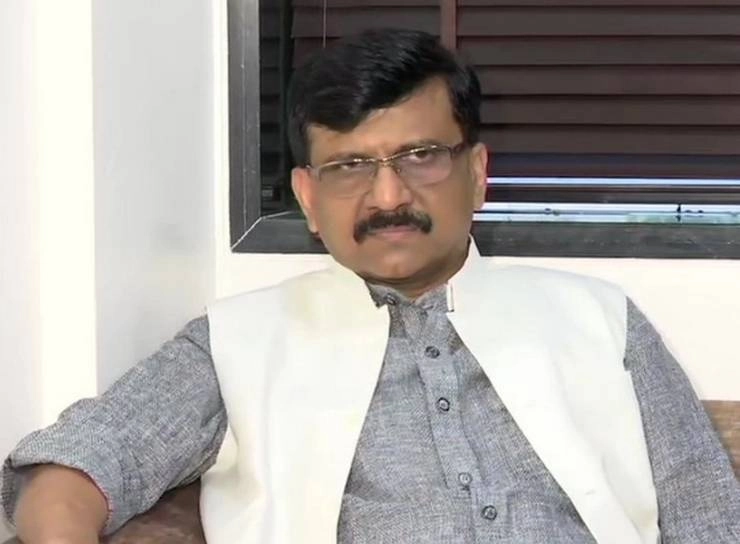 Enforcement Directorate officials at Sanjay Raut's house after he skips summons twice