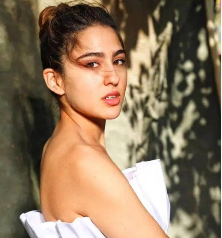 Sara Ali Khan shares ‘Expectation vs Reality’ Monday morning post that every girl can relate to! See PHOTOS