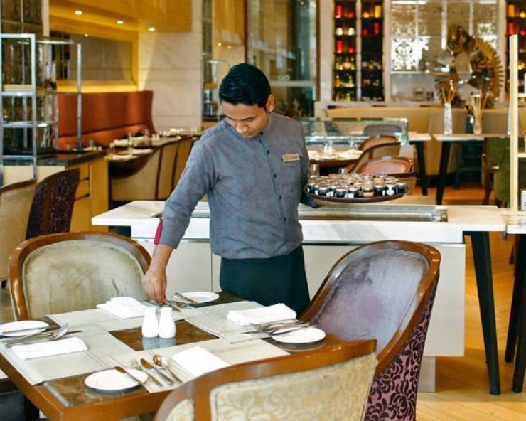India bars hotels, restaurants from levying service charge on food bills