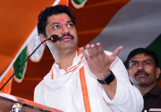 FIR against woman for ‘trying to extort’ Rs. 5 crore from Maharashtra minister Dhananjay Munde
