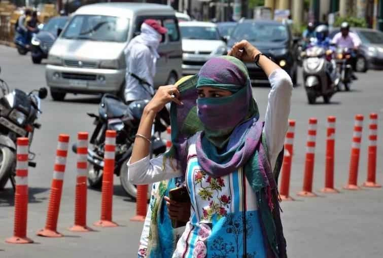 Weather Update: Delhi to witness warm day; heatwaves in northwest and central India