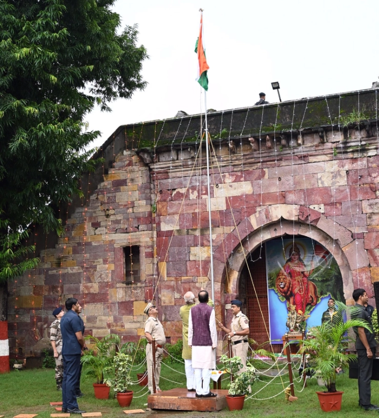 RSS chief Mohan Bhagwat hoists Tiranga on its HQ in Nagpur, advocates for self-reliance