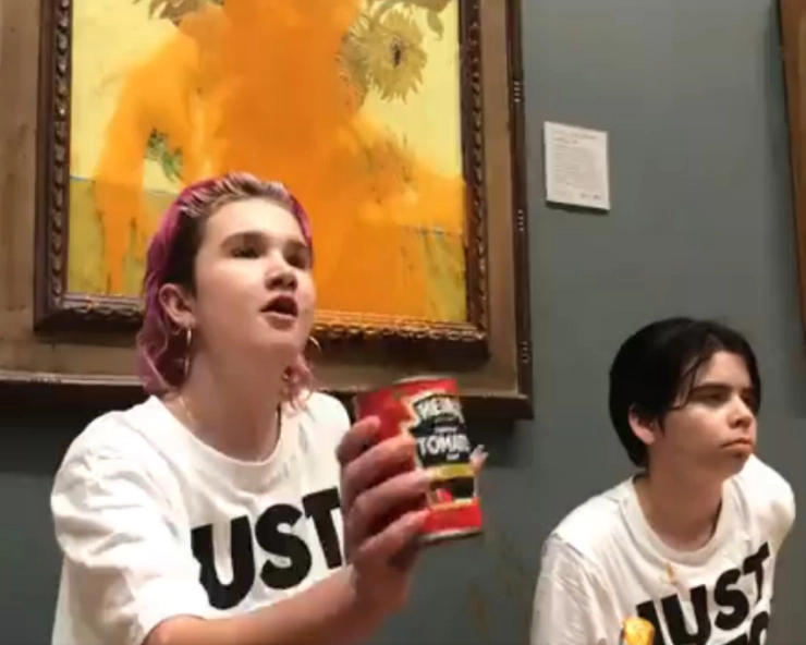 VIDEO: UK climate activists arrested for throwing tomato soup at Vincent van Gogh's Sunflowers painting, gets bail