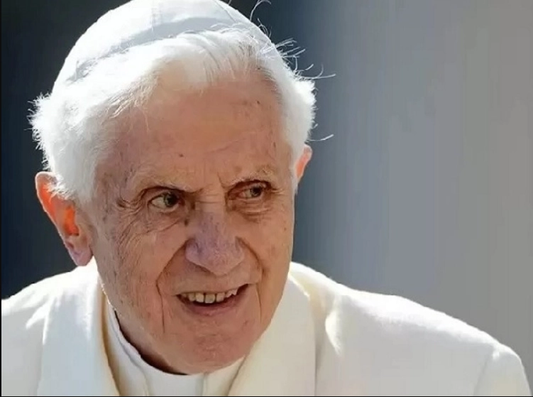 Pope Francis to lead Benedict's funeral