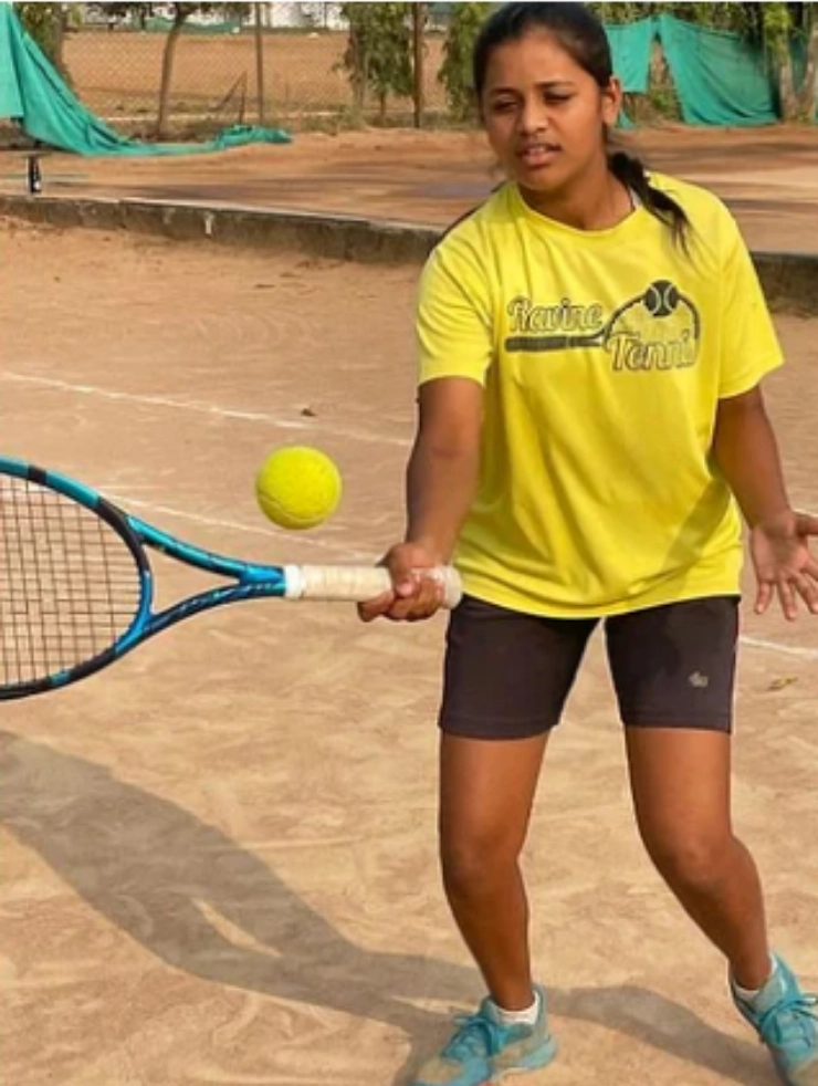 Kolhapur's teen tennis star Aishwarya Jadhav sets out for Wimbledon challenge