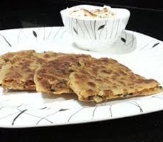 Gujarati Recipe - ઓનિયન પરાઠાં