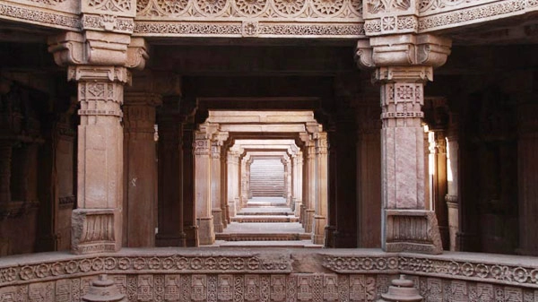 World Heritage Day : ગુજરાતનાં ભૌગોલિક, સામાજિક અને સાંસ્કૃતિક પાસાં રજૂ કરતી ભવ્ય વાવની વાત