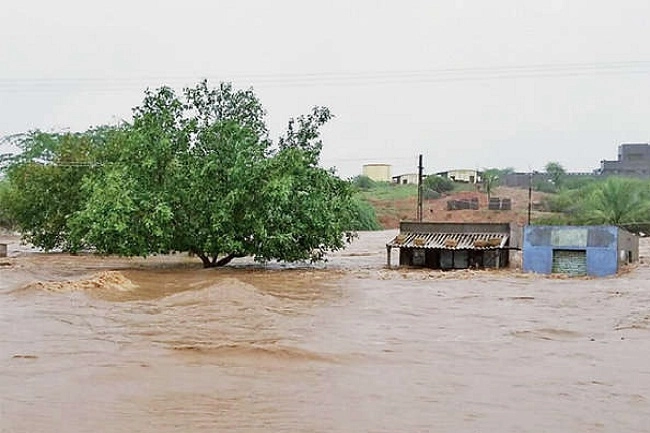 ગુજરાતમાં ભારે વરસાદથી કુલ 9નાં મોત, બે હજારથી વધુ લોકોનું સ્થળાંતર