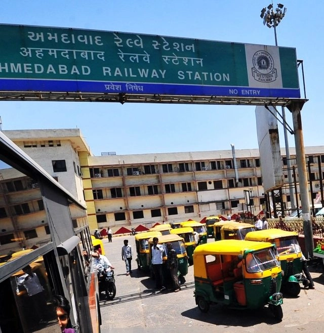 અમદાવાદના કાલુપુર રેલવે સ્ટેશન પર વાહન પાર્ક કરવાનો આટલો ચાર્જ ચુકવવો પડશે