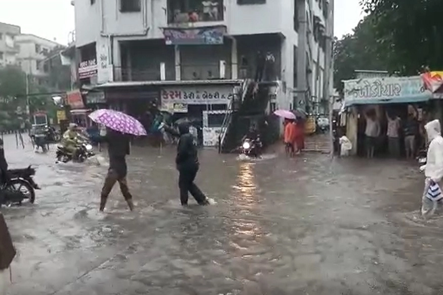 આજે ગુજરાતમાં અતિભારે વરસાદની આગાહી, જાણો કયા વિસ્તારોમાં અતિભારે વરસાદ અતિભારે વરસાદ પડશે