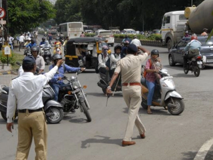 ગુજરાતમાં 15 ઓક્ટોબર સુધી ટ્રાફિક પોલીસ નવા નિયમ પ્રમાણે દંડ નહીં ફટકારી શકે