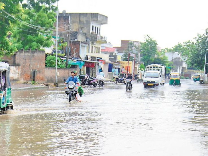 ગુજરાતમાં ધમાકેદાર વરસાદ, પ્રાંચલીમાં 3 કલાકમાં 9 ઇંચ વરસાદ, અમદાવાદ જળબંબાકાર