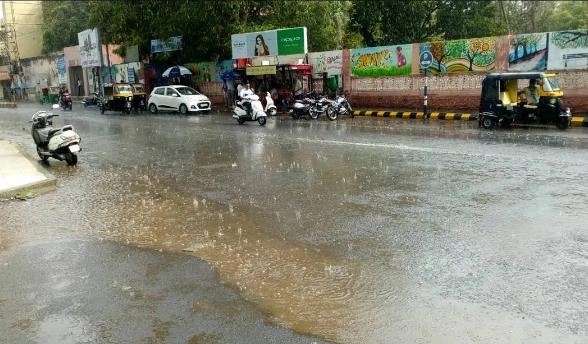 ગુજરાતમાં વરસી શકે છે સાર્વત્રિક વરસાદ, આ તારીખ સુધી વરસાદ રહે તેવી શકયતા