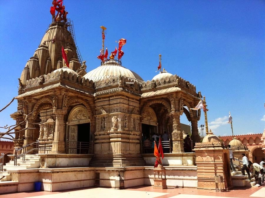 ગુજરાતના જાણિતા ઉમિયા માતા મંદિરને બે ભક્તોએ દાન કરી 253 વીધા જમીન