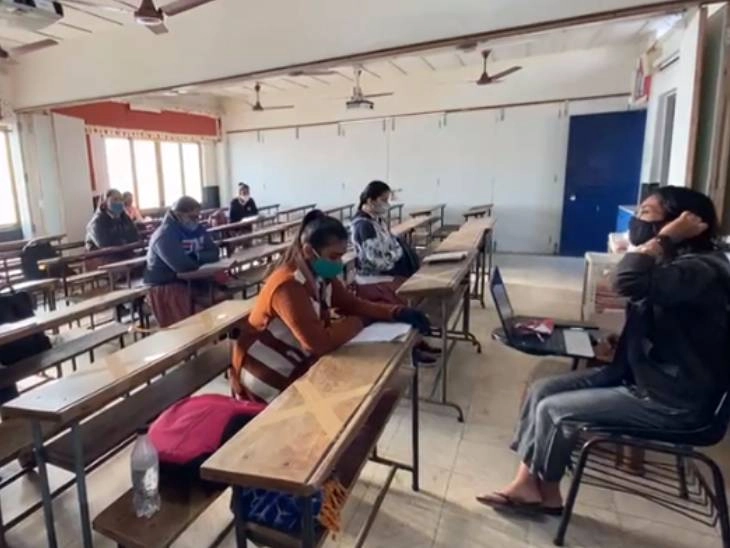 ગુજરાતની સ્કૂલોમાં કોરોનાના કેસ વધતા શિક્ષણ વિભાગે નવી SOP જાહેર કરી