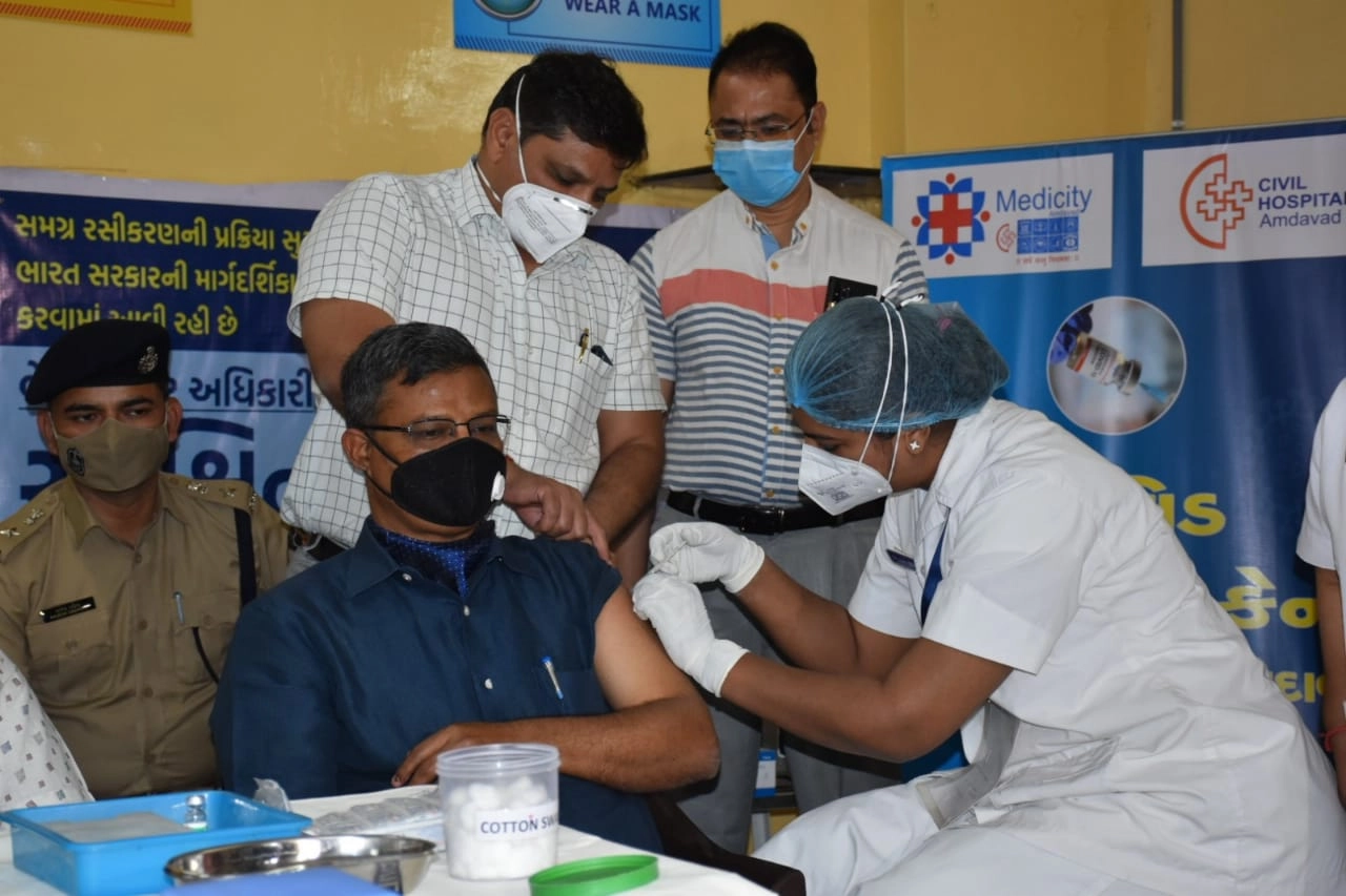 ગાંધીનગર જિલ્લાના ૪૫ વર્ષથી વધુ વયના  ૧ લાખ ૨૫ હજારથી વધુ લોકોએ લીધી રસી