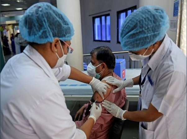 સરકારી આદેશ અને વાવાઝોડા કારણે પાંચ દિવસ બાદ આજથી રસીકરણ શરૂ