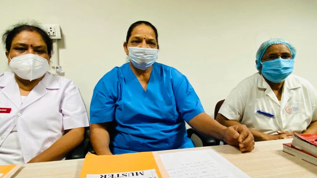 વિશ્વ નર્સ દિવસ: અમદાવાદ સિવિલ હોસ્પિટલમાં નિવૃત્ત થયેલો નર્સિંગ સ્ટાફ ફરીવાર દર્દીઓની સેવા માટે ફરજ પર થયો હાજર
