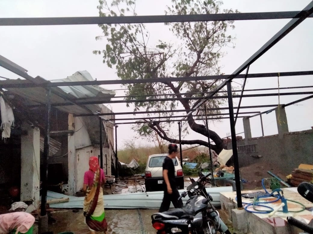 ગુજરાત ઉપરથી સંભવિત શાહીન વાવાઝોડાનો ખતરો  આગામી 12 કલાકમાં ડીપ ડિપ્રેશનમાં ફેરવાઇ