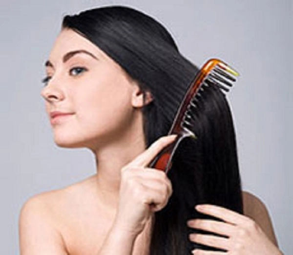 Hair Combing Tips- કાંસકો કરતા સમયે તમે પણ આ ભૂલો તો નથી કરતા? હેયર લૉસના કારણ બની શકે છે