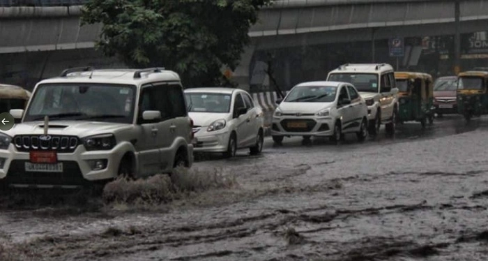 દરિયો બન્યુ દિલ્હી, વરસાદે 121 વર્ષનો તોડ્યો રેકોર્ડ, હજુ ભારે વરસાદની આગાહી