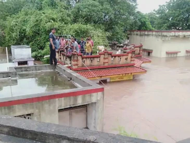 જામનગર: જોડિયામાં 7.5 ઈંચ વરસાદ, મેઘરાજાએ ફરી ધમાકેદાર બેટિંગ કરી