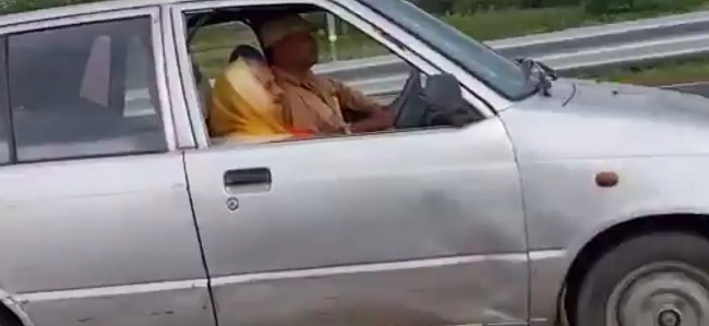 Viral Video - 95 વર્ષની દાદી પુરપાટ ઝડપે દોડાવી રહી છે કાર, CM શિવરાજ પણ થયા ફૈન