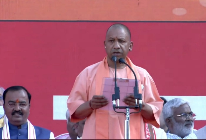 CM Yogi Oath Ceremony Live : PM મોદી- અમિત શાહ સહિત દેશની દિગ્ગજ હસ્તિયોની સામે યોગી આદિત્યનાથે લીધી CM પદની શપથ