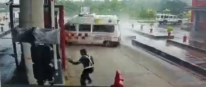 Karnataka Ambulance Accident Video;