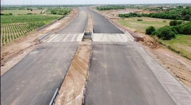 રાજસ્થાન/ગુજરાત બોર્ડર પર ફરફરાટ દોડશે મોટર, રૂ. 2,030 કરોડના ખર્ચે તૈયાર થઇ રહ્યો છે 6 લેન હાઇવે